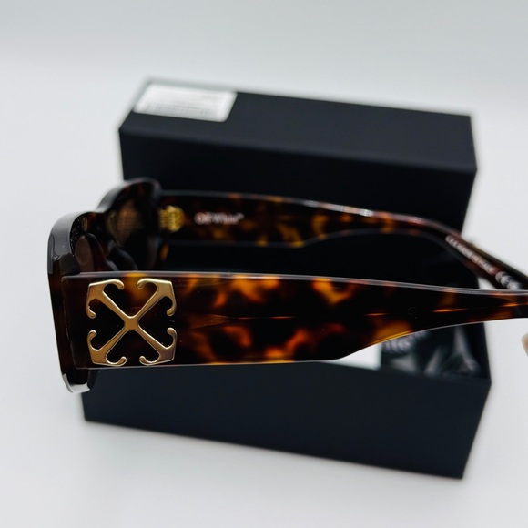 Off-White Tortoise Shell Sunglasses - Picture 3 of 5